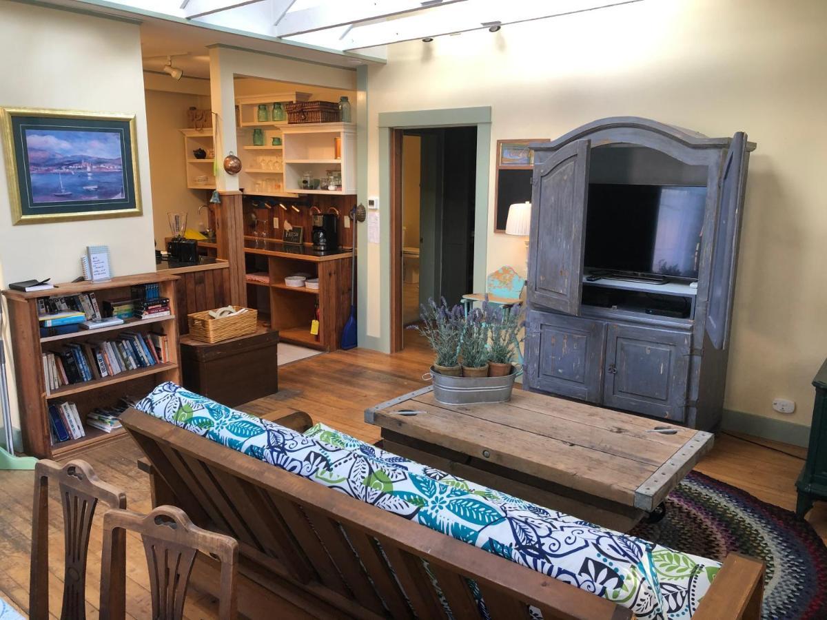 Clementine'S Guest House & Vacation Rentals Astoria Esterno foto