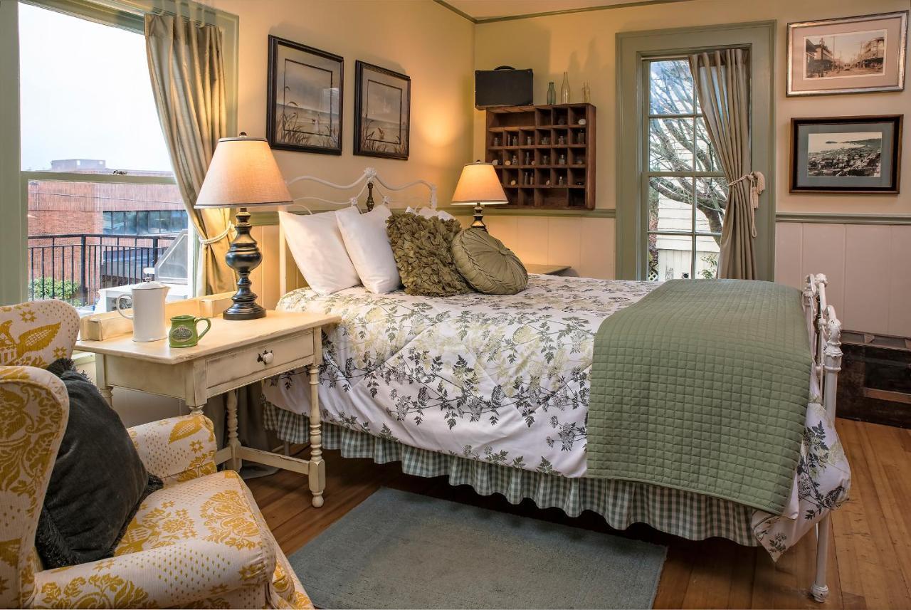 Clementine'S Guest House & Vacation Rentals Astoria Esterno foto