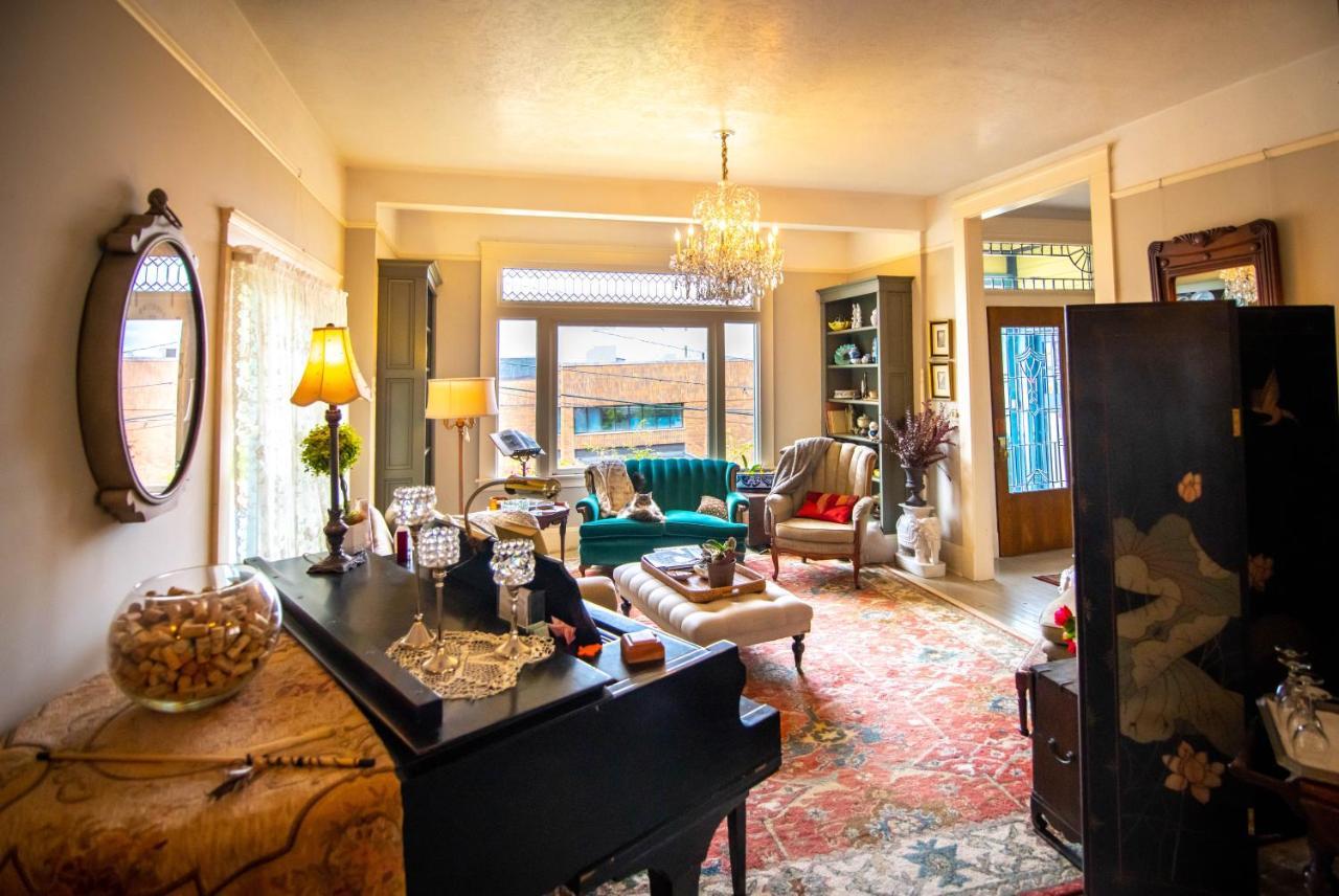 Clementine'S Guest House & Vacation Rentals Astoria Esterno foto