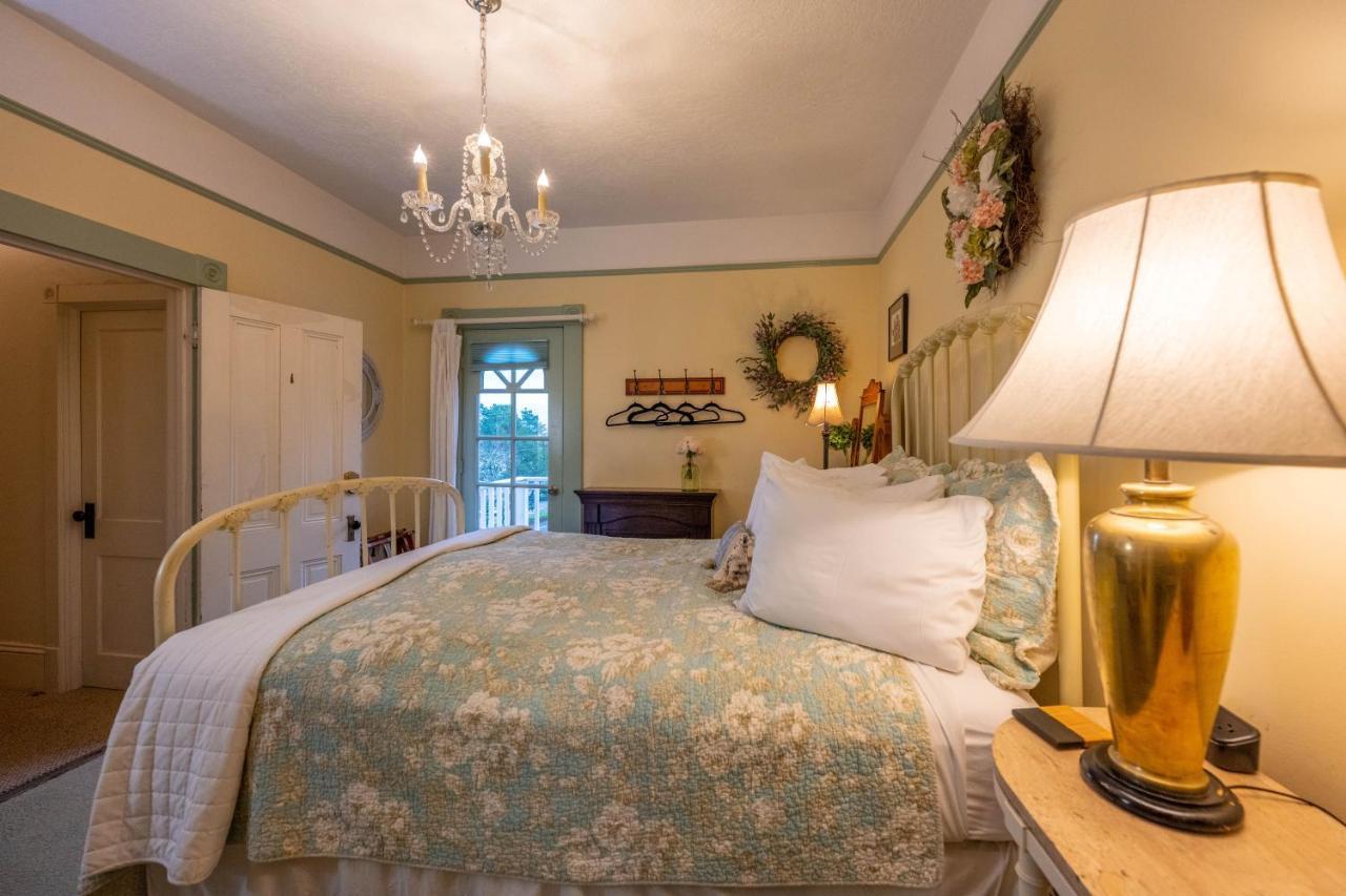 Clementine'S Guest House & Vacation Rentals Astoria Esterno foto