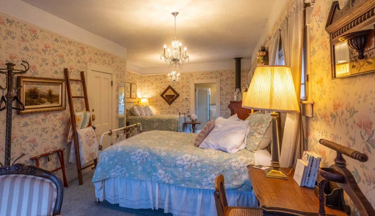 Clementine'S Guest House & Vacation Rentals Astoria Esterno foto