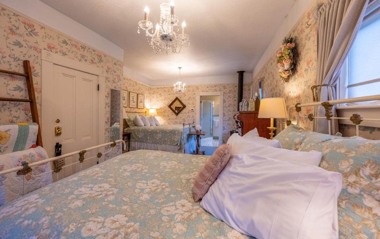 Clementine'S Guest House & Vacation Rentals Astoria Esterno foto