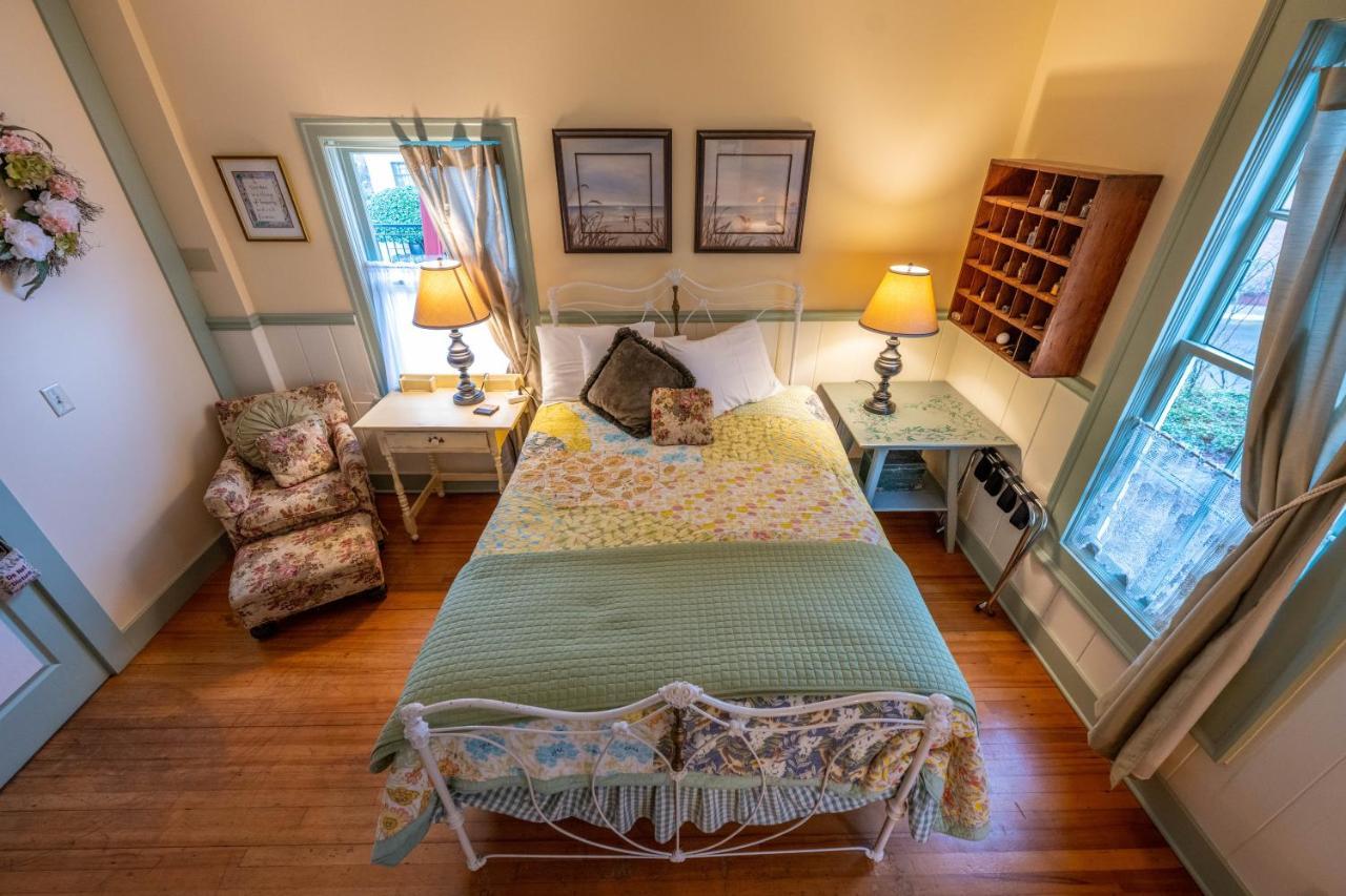 Clementine'S Guest House & Vacation Rentals Astoria Esterno foto