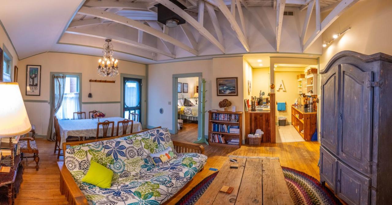Clementine'S Guest House & Vacation Rentals Astoria Esterno foto