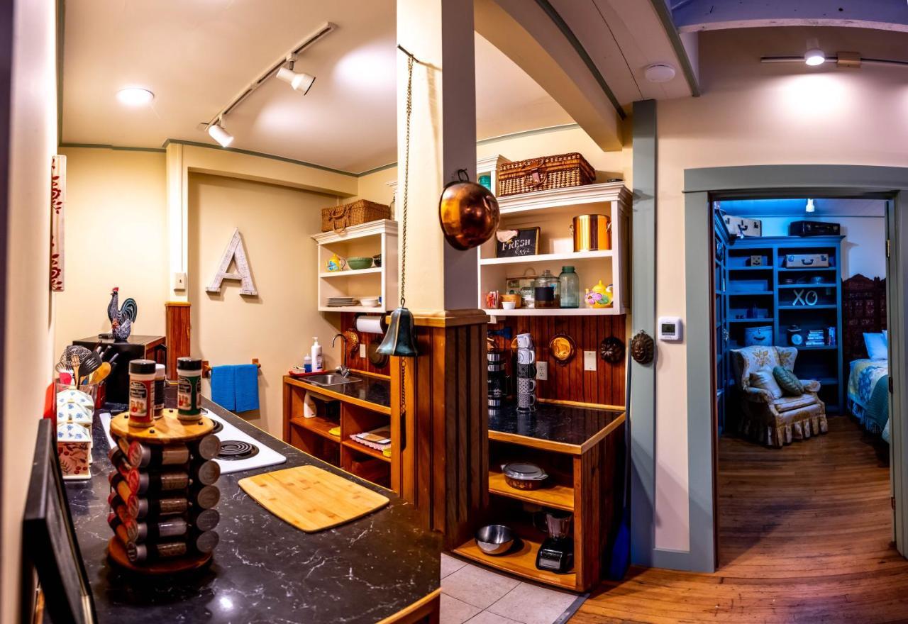 Clementine'S Guest House & Vacation Rentals Astoria Esterno foto